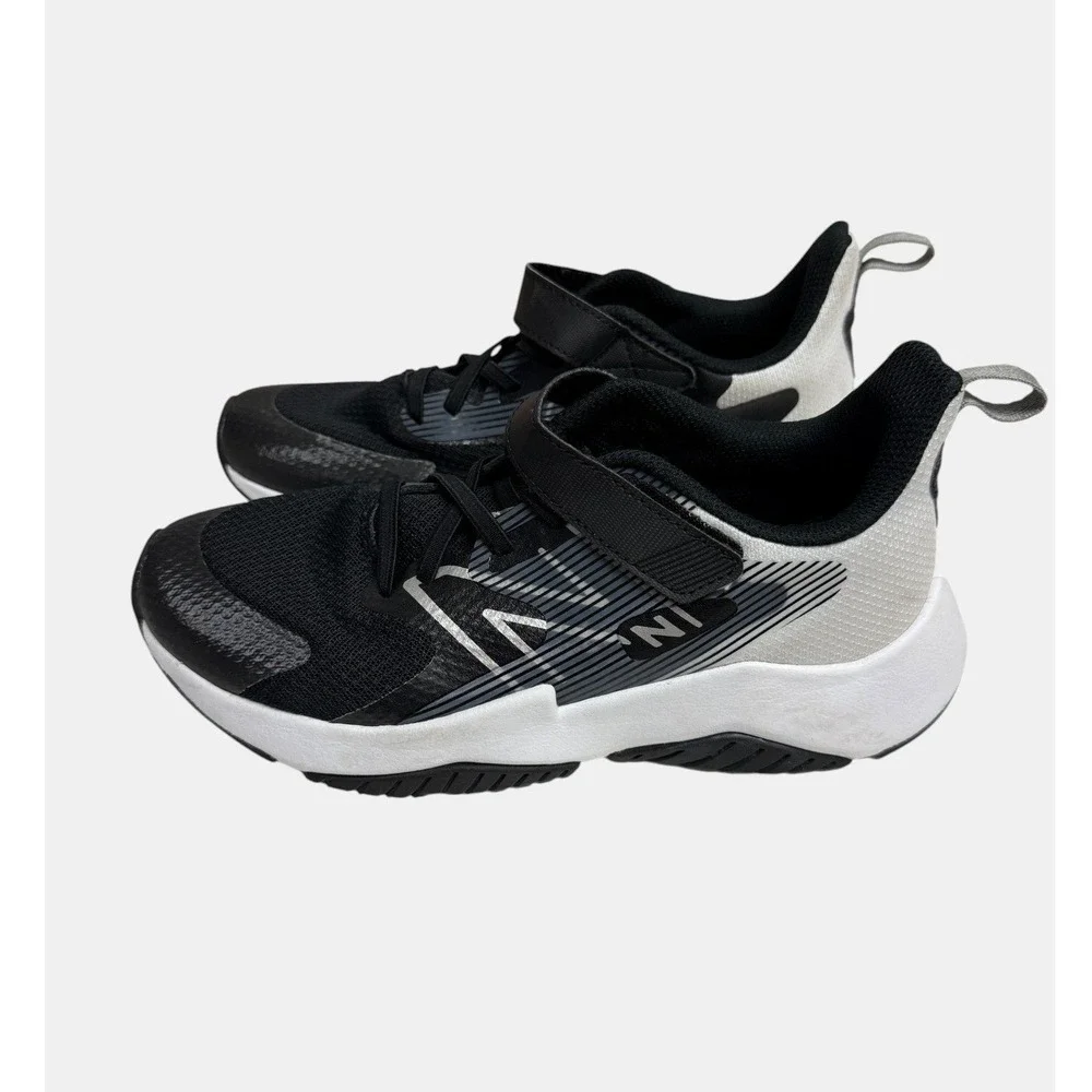New Balance Rave Run v2 Sneakers BIG KIDS 5.5 Black Gray Athletic Running Shoes